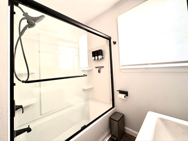 Foto del edificio - 1804 28th Ave N