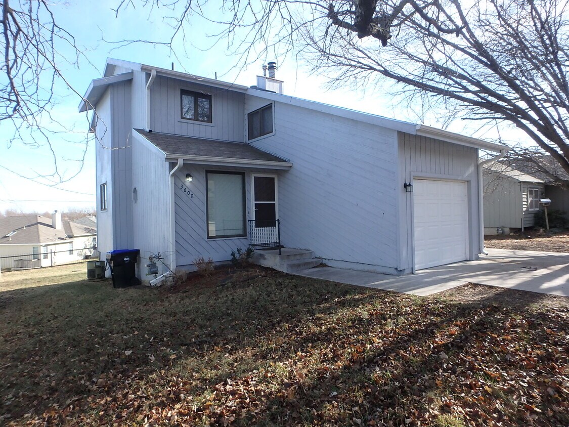 Primary Photo - 3600 SW Eveningside Dr
