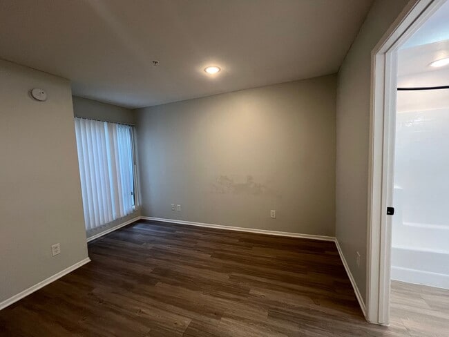 Interior Photo - 315 South Virgil Ave