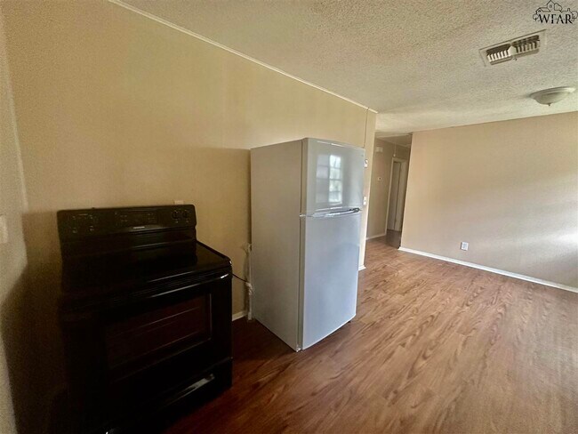 Foto del edificio - 4710 Eden Ln