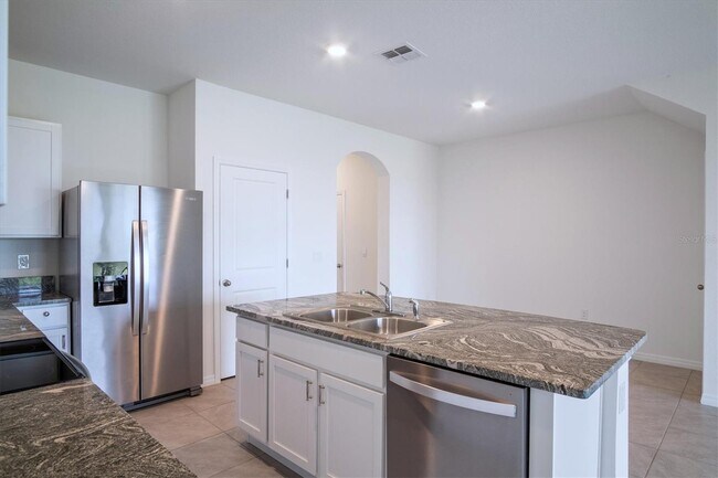 Building Photo - 5234 Dragonfly Dr