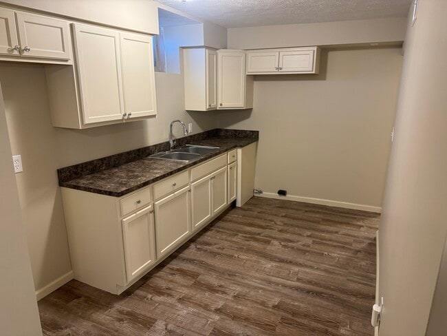 Foto del edificio - 4642 Bancroft Ave