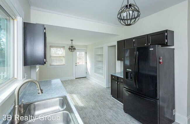 Foto del edificio - 2 br, 1 bath House - 1355 Stanley Ave.