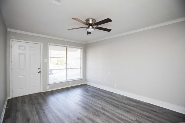 Foto del edificio - 6509 Tracy Ave