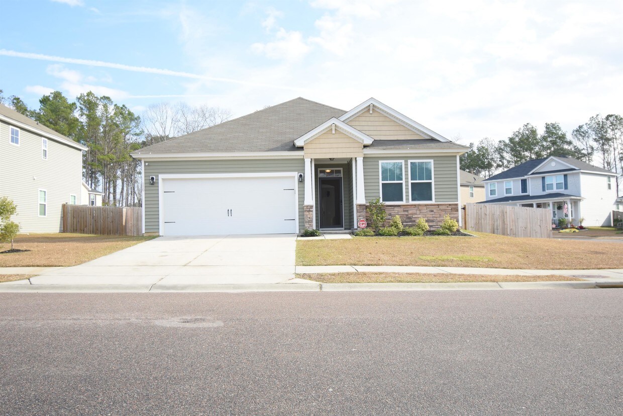 Foto principal - 110 Triple Crown Rd