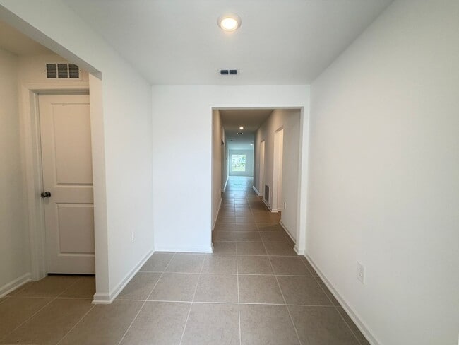 Building Photo - Perfect Home waiting for you!