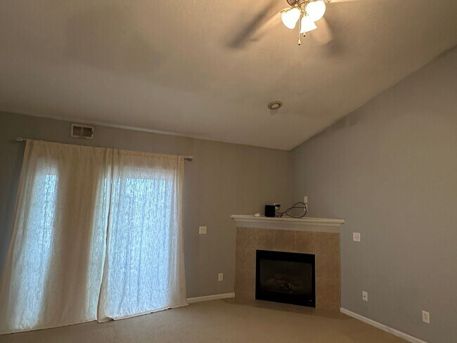 Foto del edificio - 3 Bedroom Apartment Style Condo in West De...
