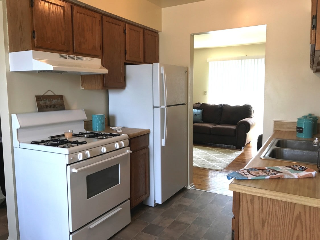 Primary Photo - Country Way Townhomes