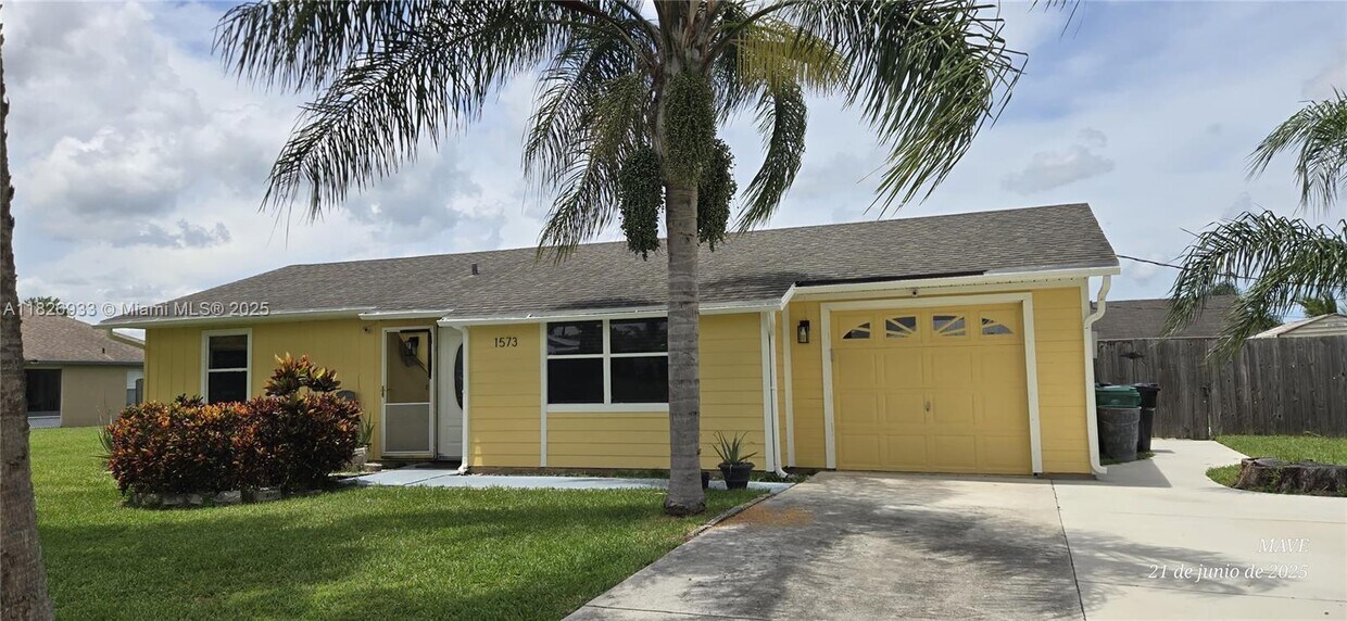 Foto principal - 1573 SW Lexington Dr
