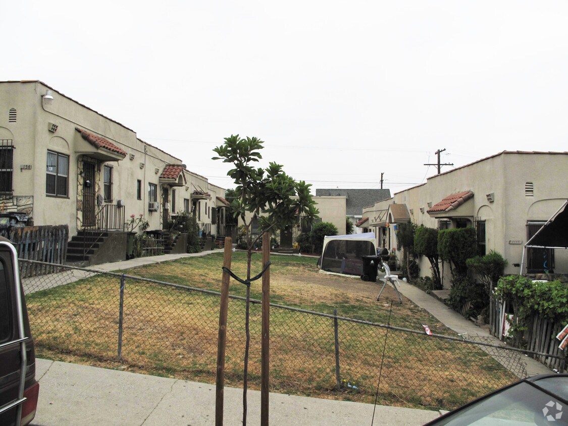 Building Photo - 3146 Fairmount St
