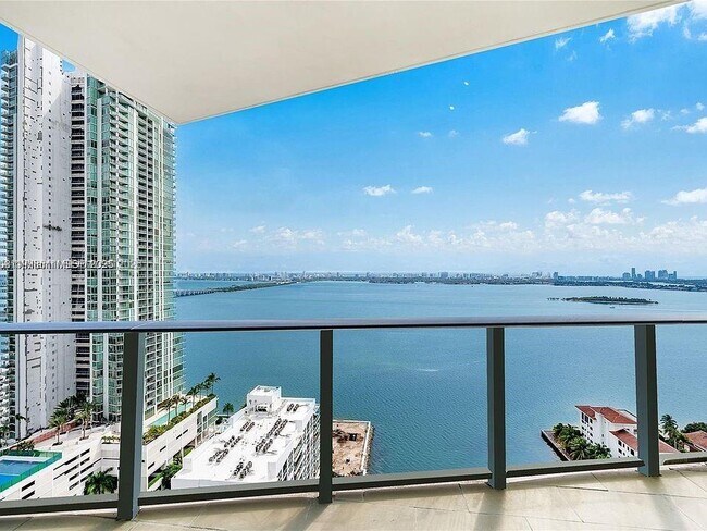 Foto del edificio - 460 NE 28th St