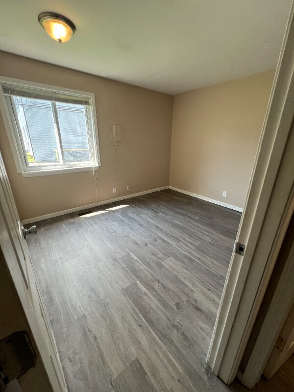 Building Photo - 1227 S Lincoln Park Dr