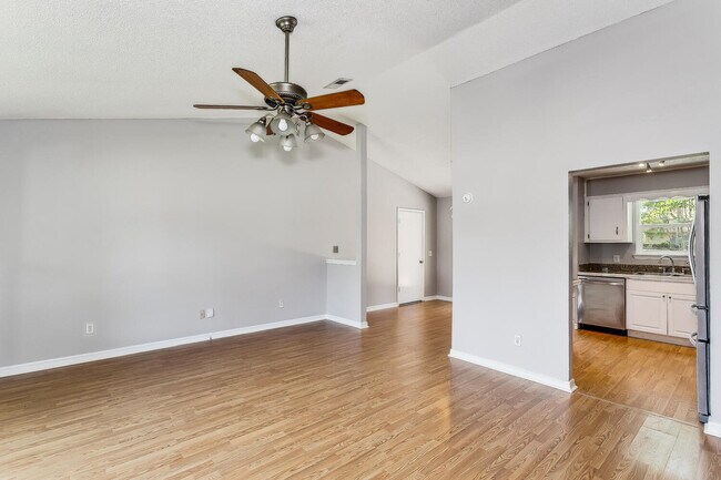 Building Photo - 1457 Sanibel Ln