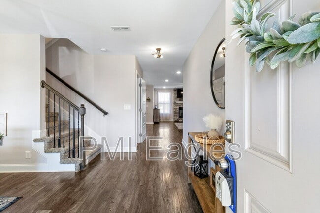 Foto del edificio - 491 Kinslow Ct