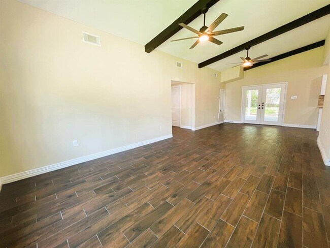 Foto del edificio - 24514 Sunny Glen Dr