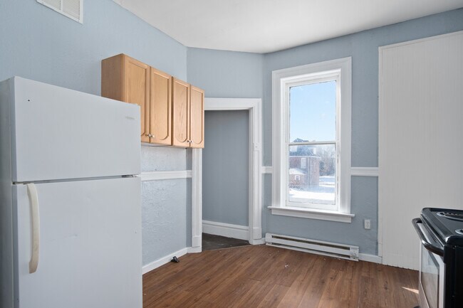 Kitchen - 4432 Elmbank Ave