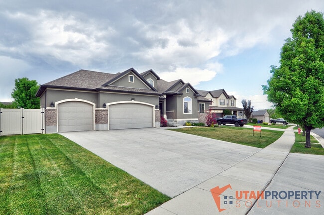 Building Photo - 6332 Spray Lake Dr