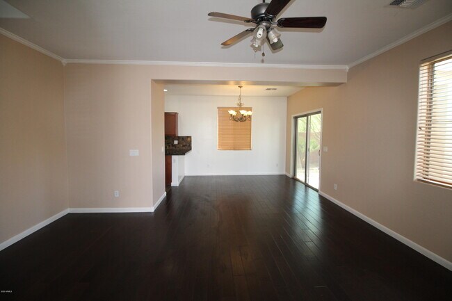 Foto del edificio - 3808 E Flower Ct