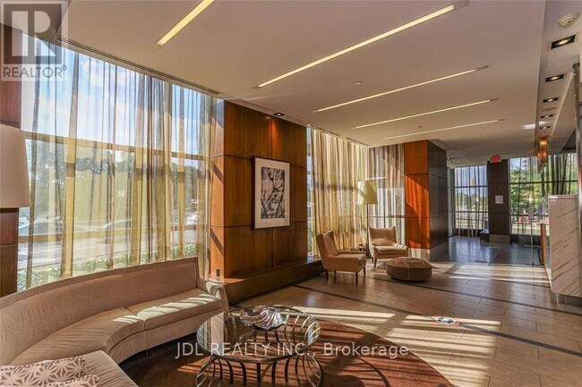 Photo du bâtiment - 2015 Sheppard Ave E