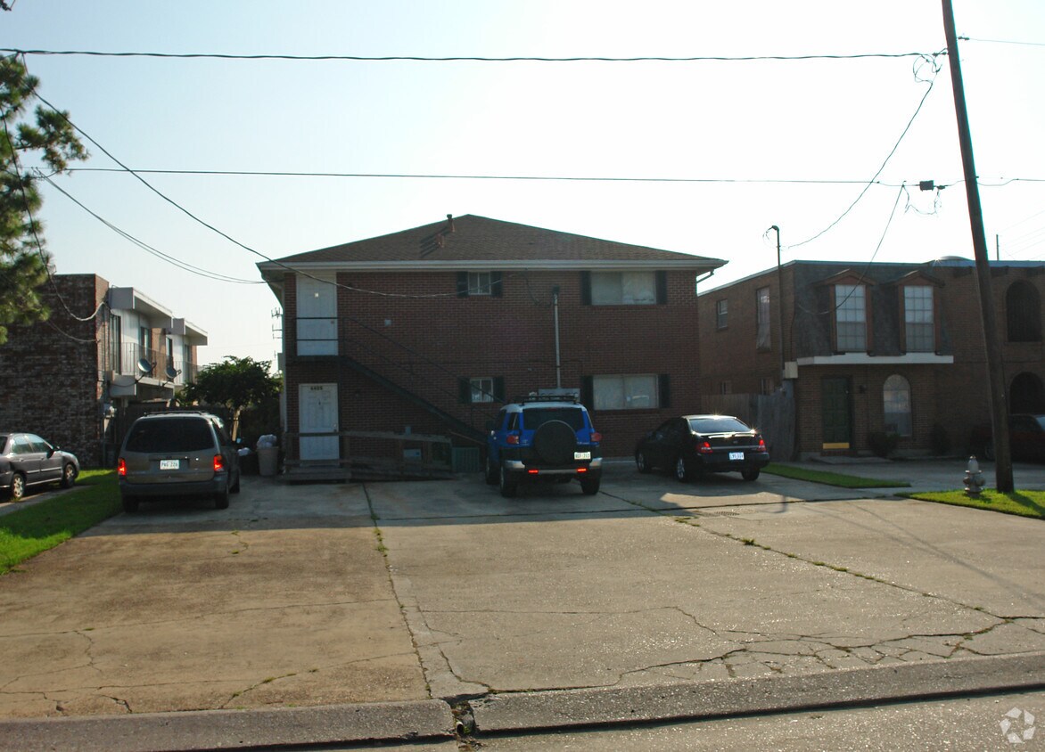 Primary Photo - 4405 Kent Ave