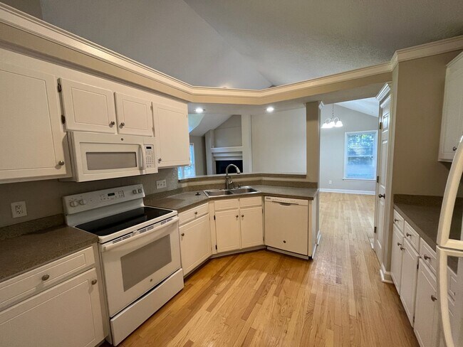 Foto del edificio - Charming 3-Bedroom Ranch