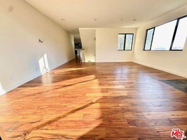 Foto del edificio - 6441 Bryn Mawr Dr