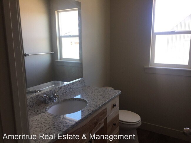 Foto del edificio - 3 br, 2.5 bath House - 68 W 400 S