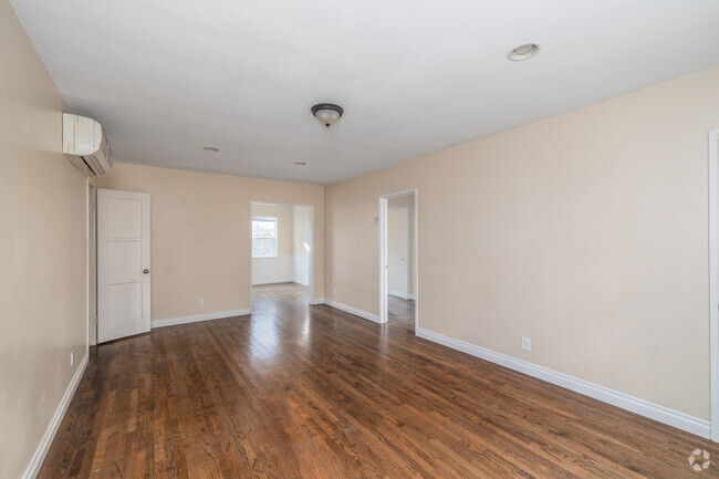 2BR, 1BA - 1,00SF - Living Room - 1438 S Sherbourne Dr