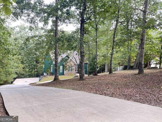 Foto del edificio - 3398 Banks Mountain Dr