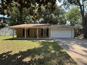 Building Photo - 43 Meadowlark Dr