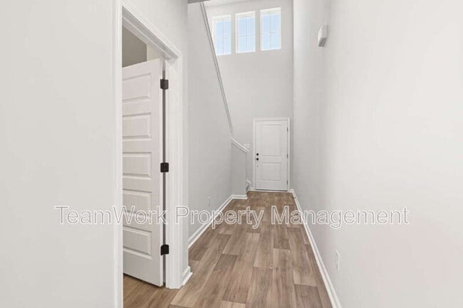 Building Photo - 376 Tiliwa St