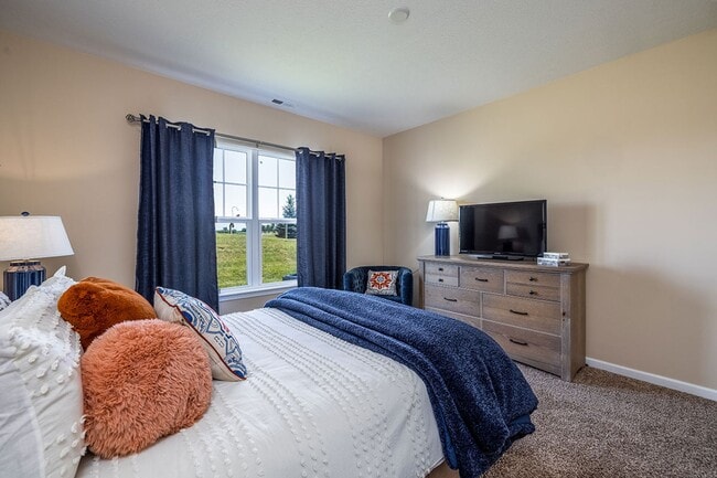 Building Photo - The Hammocks at Geneseo