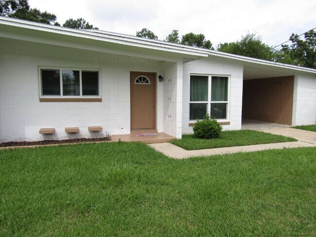 Building Photo - Spacious 3-Bedroom Home Off Fairfield – Pe...