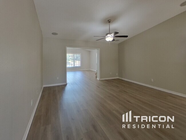 Foto del edificio - 12801 Woodchip Ct
