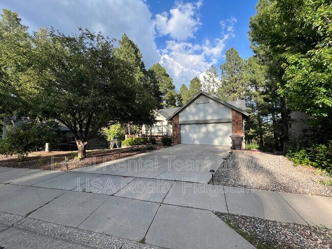 Building Photo - 1698 W University Heights Dr N