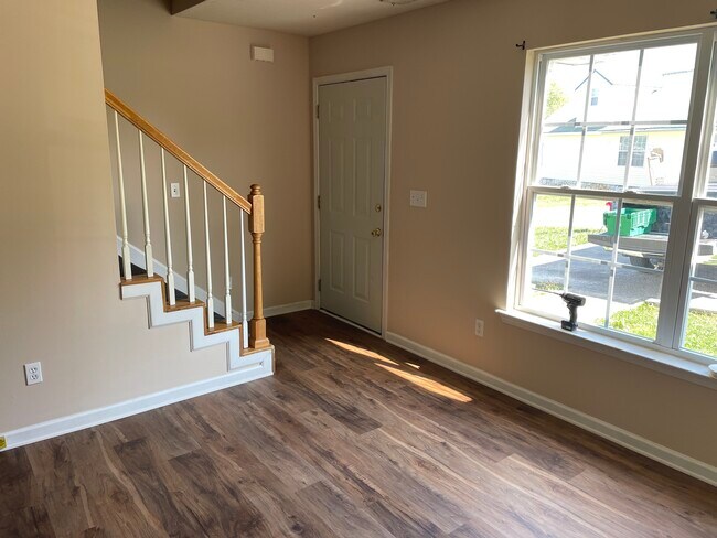 Building Photo - 303 Noble St