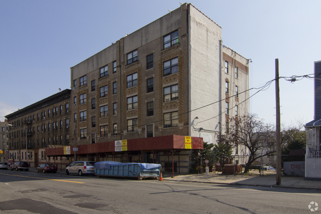 Primary Photo - 1174 W Farms Rd