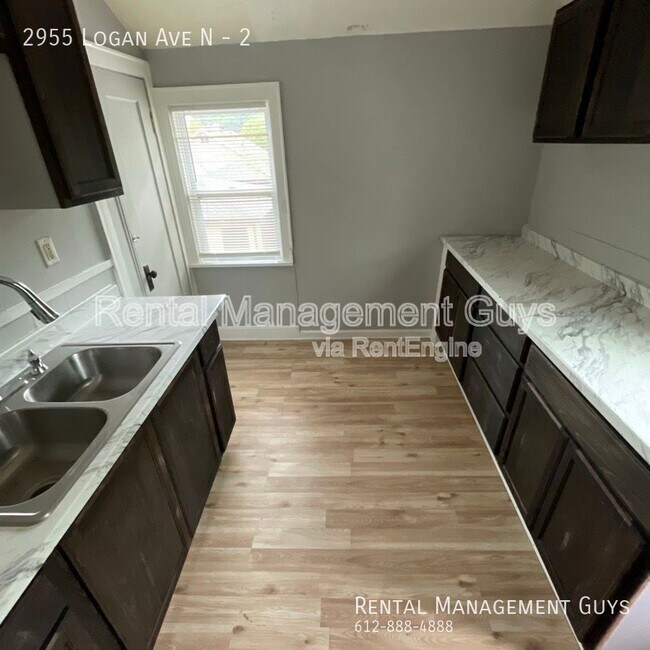 Foto del edificio - 2955 N Logan Ave