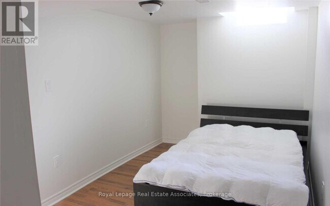 Photo du bâtiment - 155 Johnswood Crescent