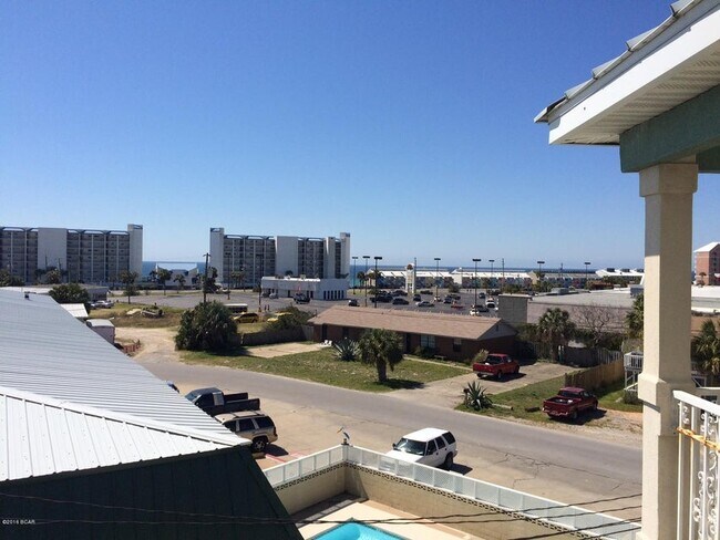 Foto del edificio - 240 S Arnold Rd
