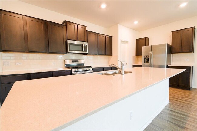Foto del edificio - 933 Wildrye Ct