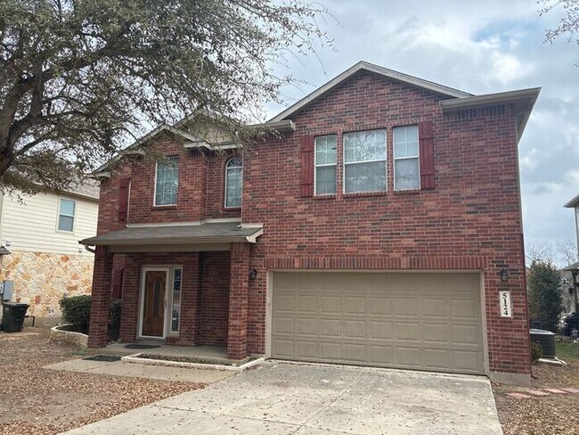 Foto del edificio - 5BR/4BA w/ Fenced Yard + Covered Parking in Schertz, TX