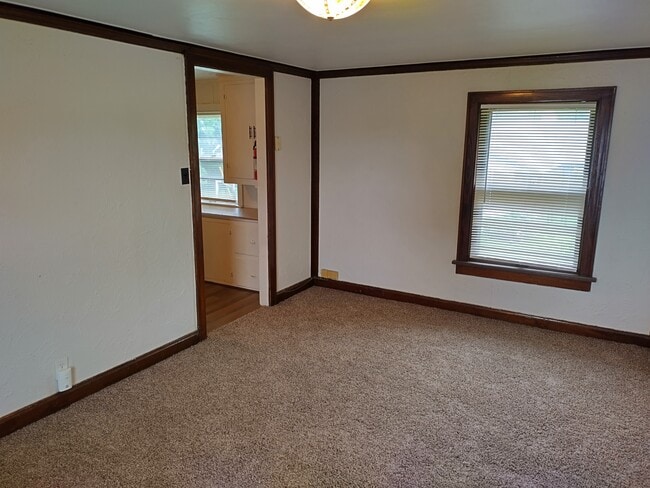 Building Photo - 814 E Kimberly Ave