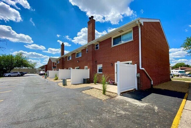 Foto del edificio - 3031 Lynn Ct