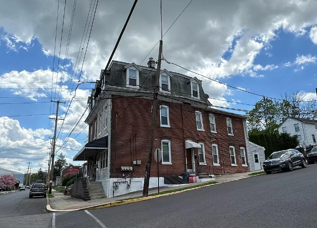 Side House - 400 S Main St