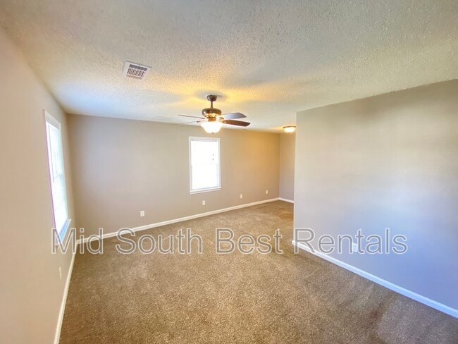 Building Photo - 2397 Gentry Ave