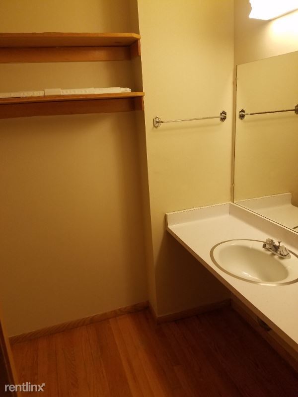 Foto del edificio - 3 br, 1.5 bath Townhome - 4043 N 82nd St