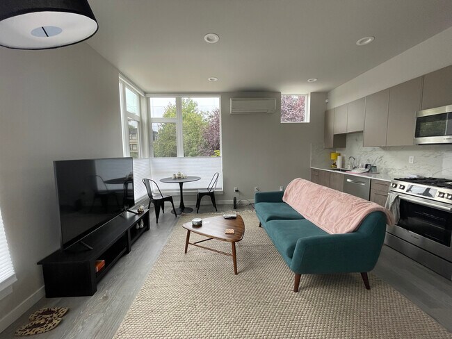Foto del edificio - 1052 E Harrison St
