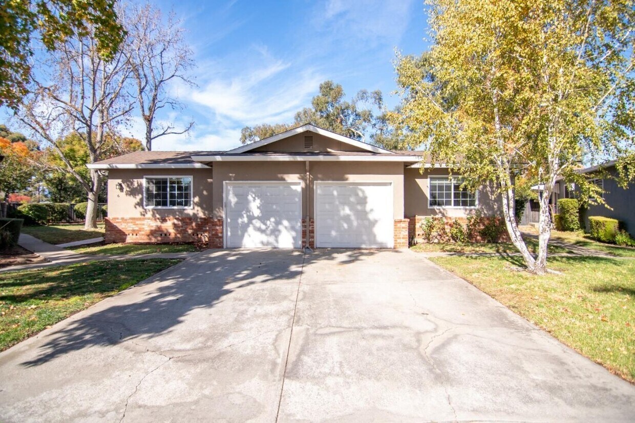 Primary Photo - 114 Dardanelli Ln