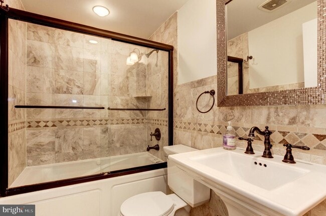 Foto del edificio - 249 Florida Ave NW